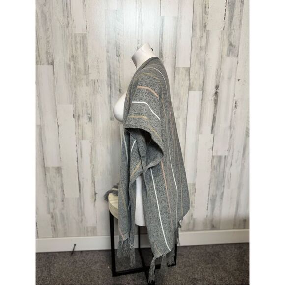 Francesca’s gray cardigan - Picture 2 of 5